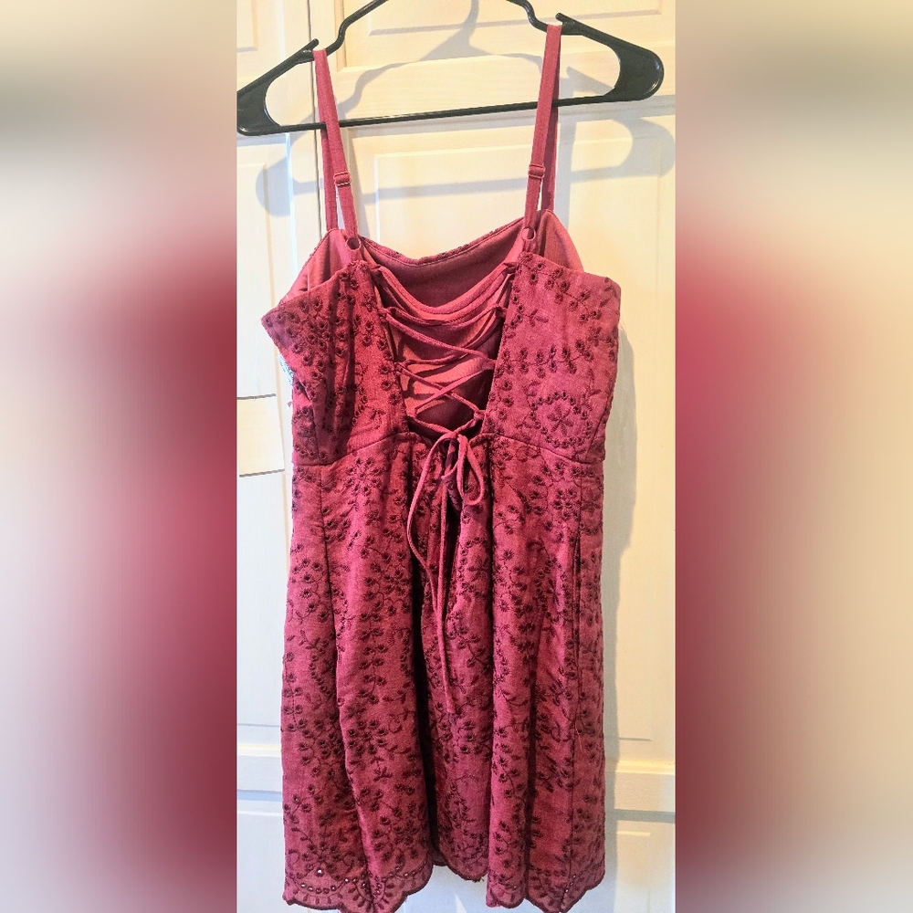 Von Maur Size L Chic Dusty Pink Embroidered Dress, NWT - Picture 6 of 6